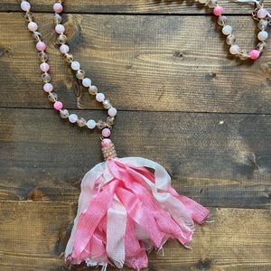 NWT! PiNk, Cream & Gold Beaded Tassel Necklace! 🌸